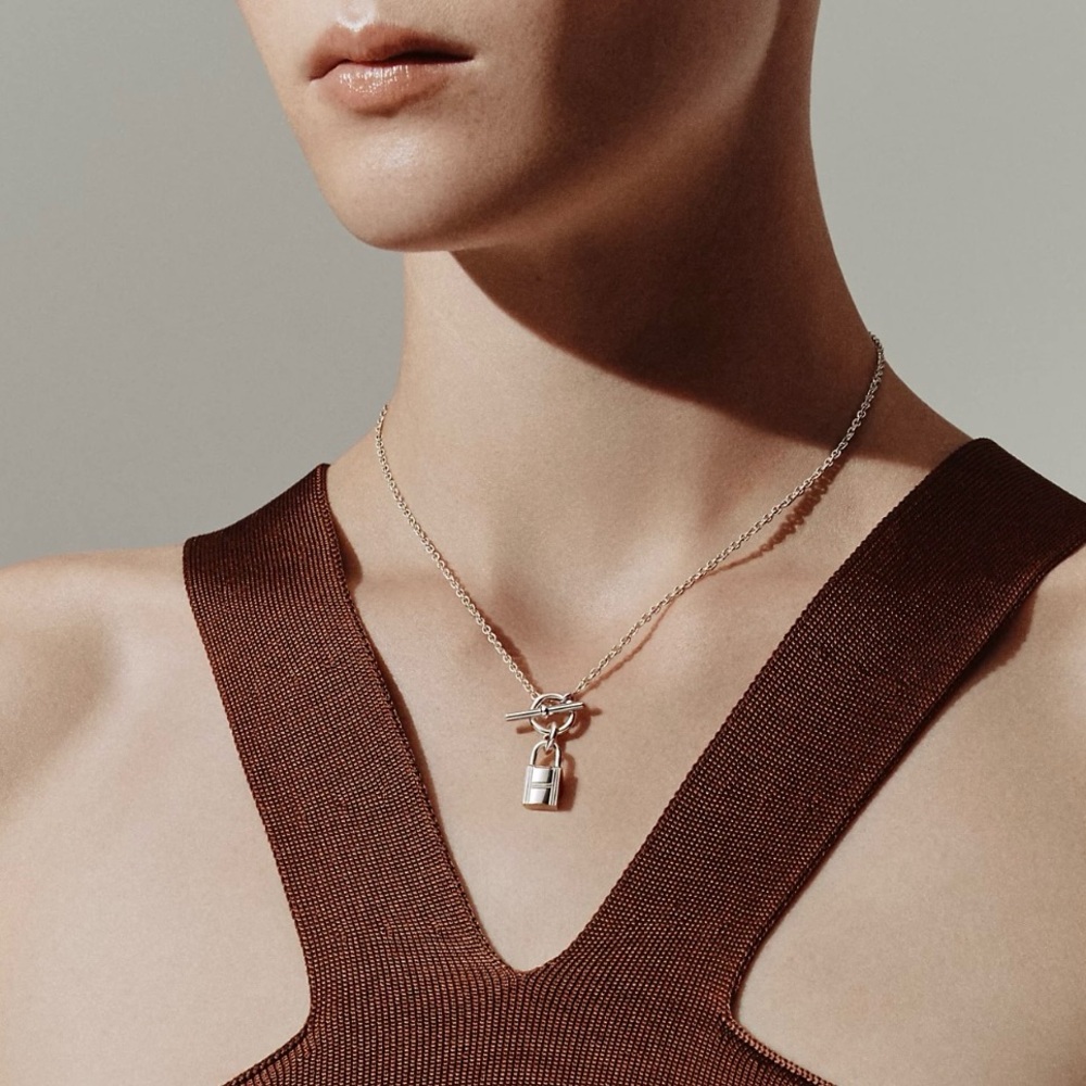 HERMES KELLY CADENAS PENDANT